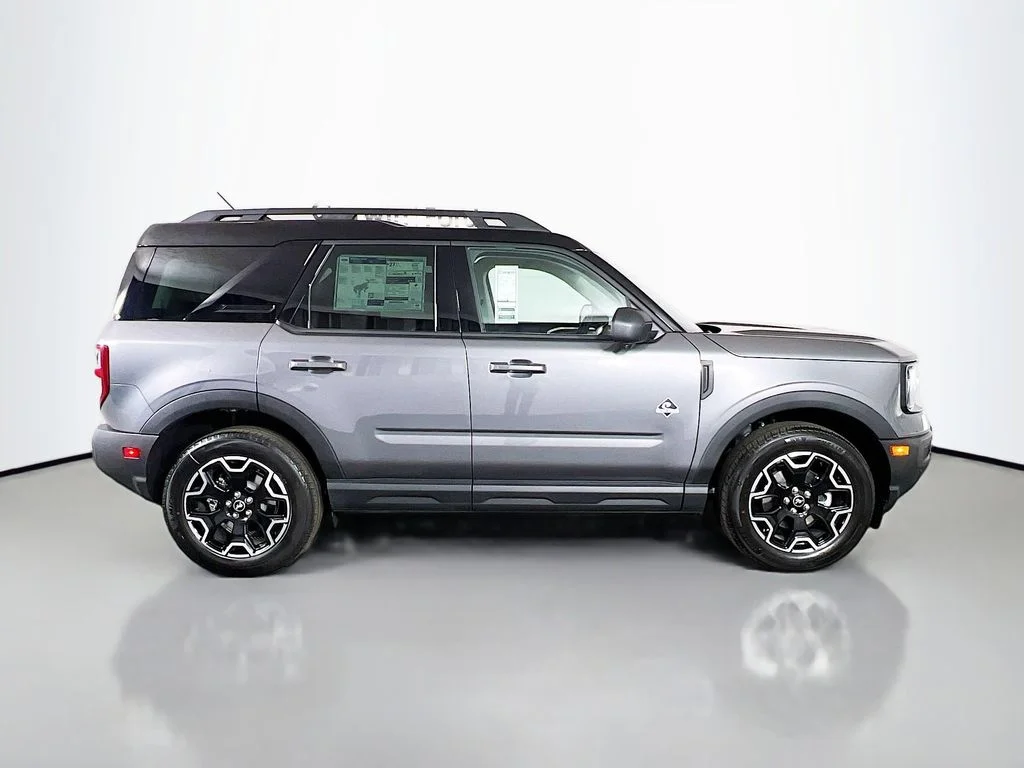 New 2025 Carbonized Gray Metallic Ford Outer Banks image 19