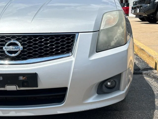 Used 2012 Silver Nissan 2.0 SR image 3