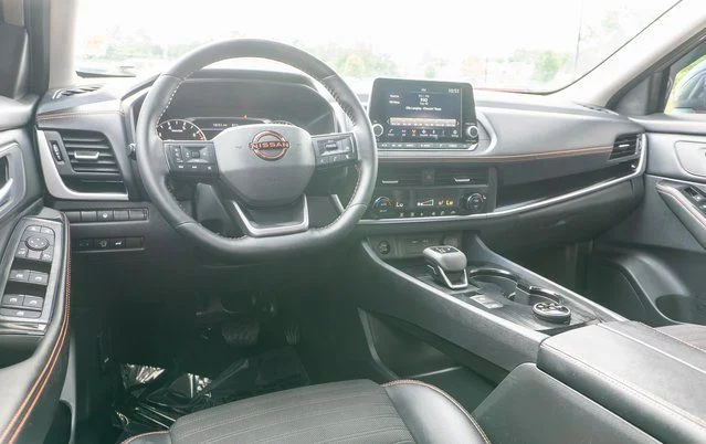 Used 2025 Beige/tan Nissan Rock Creek image 13