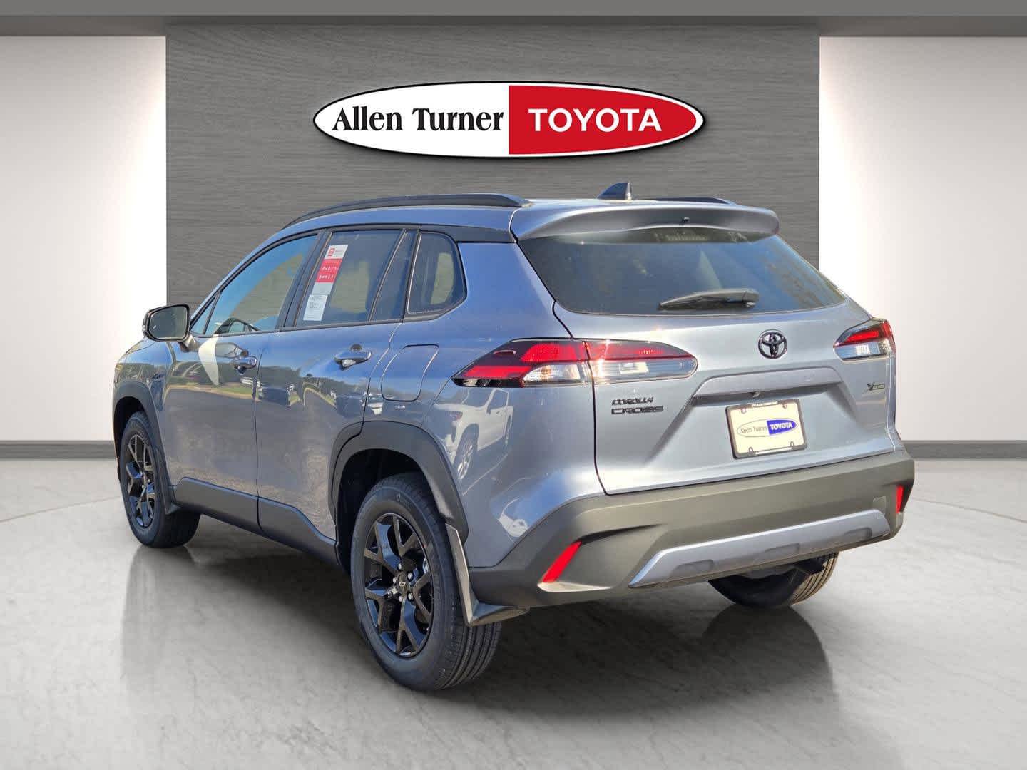 2026 Toyota Corolla Cross LE - Photo 7
