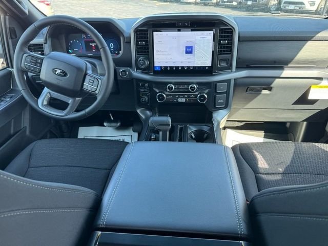 New 2026 Oxford White Ford XLT image 6