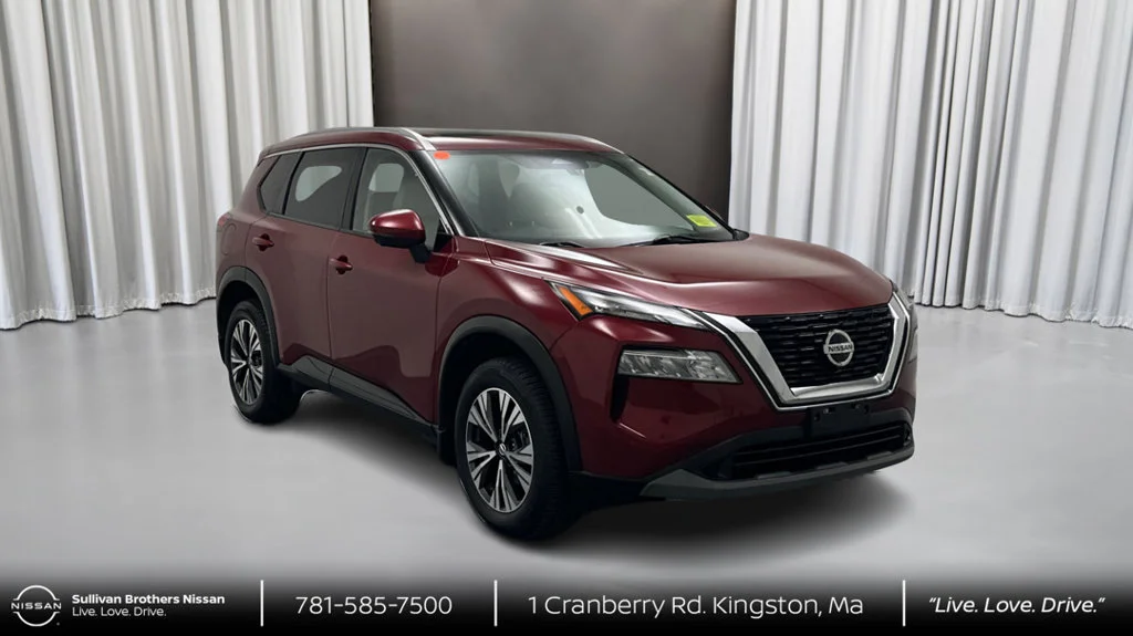 Used 2021 Red Nissan SV image 3