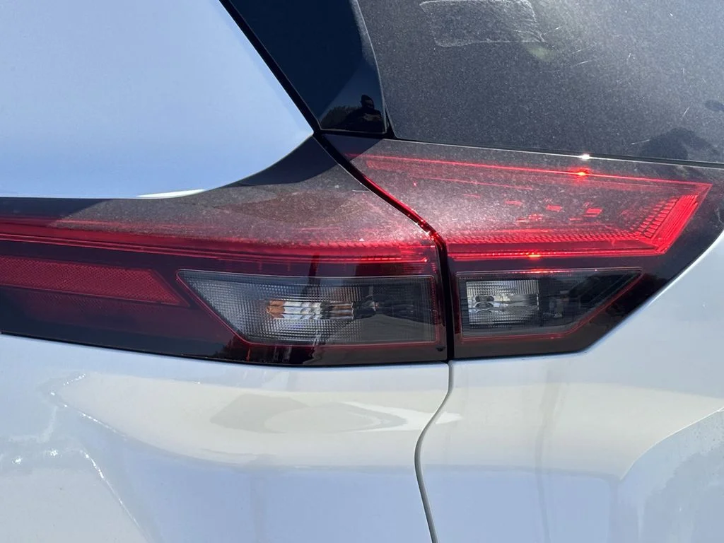 New 2026 Everest White Pearl TriCoat Nissan Dark Armor™ image 6