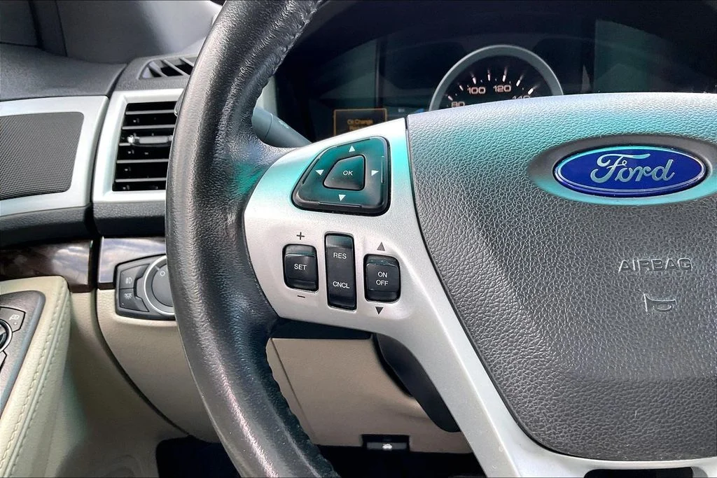 Used 2013 Silver Ford Limited image 10