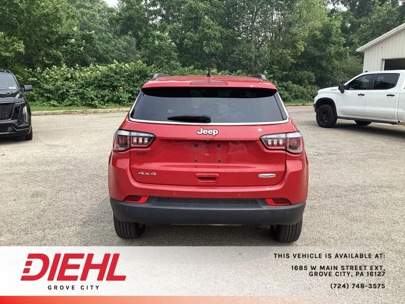 Used 2020 Red Jeep Latitude image 6