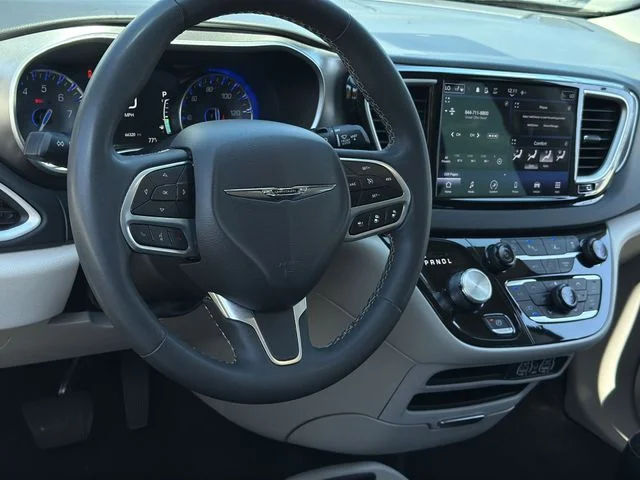 Used 2024 Black Chrysler Touring L image 18