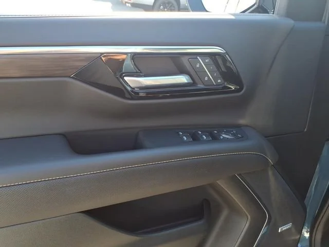 Used 2025 Lakeshore Blue Metallic Chevrolet Premier image 14