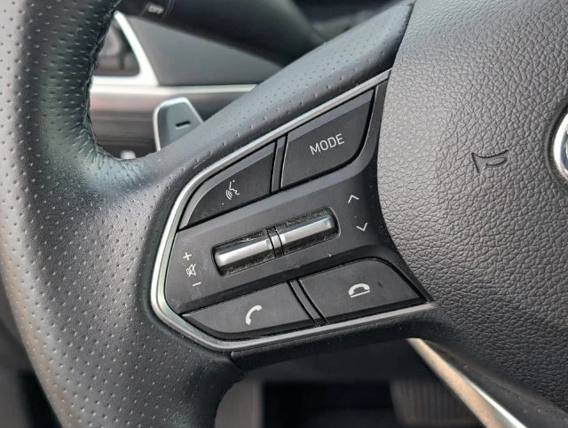 Used 2020 Black Hyundai Limited image 17