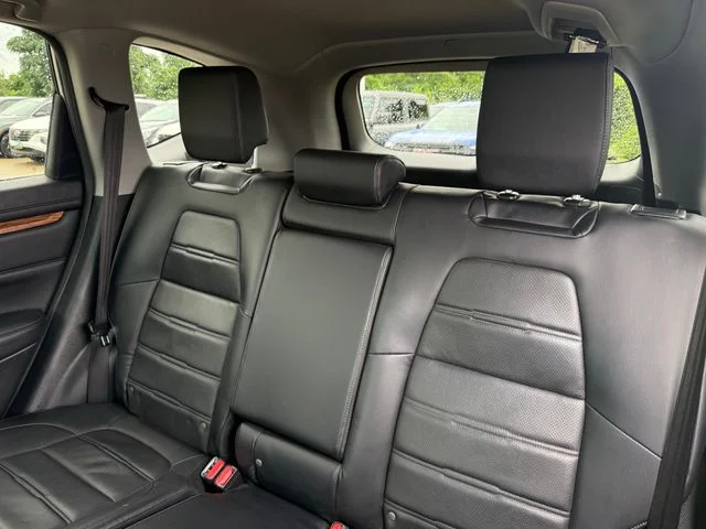 Used 2020 Silver Honda EX-L image 27