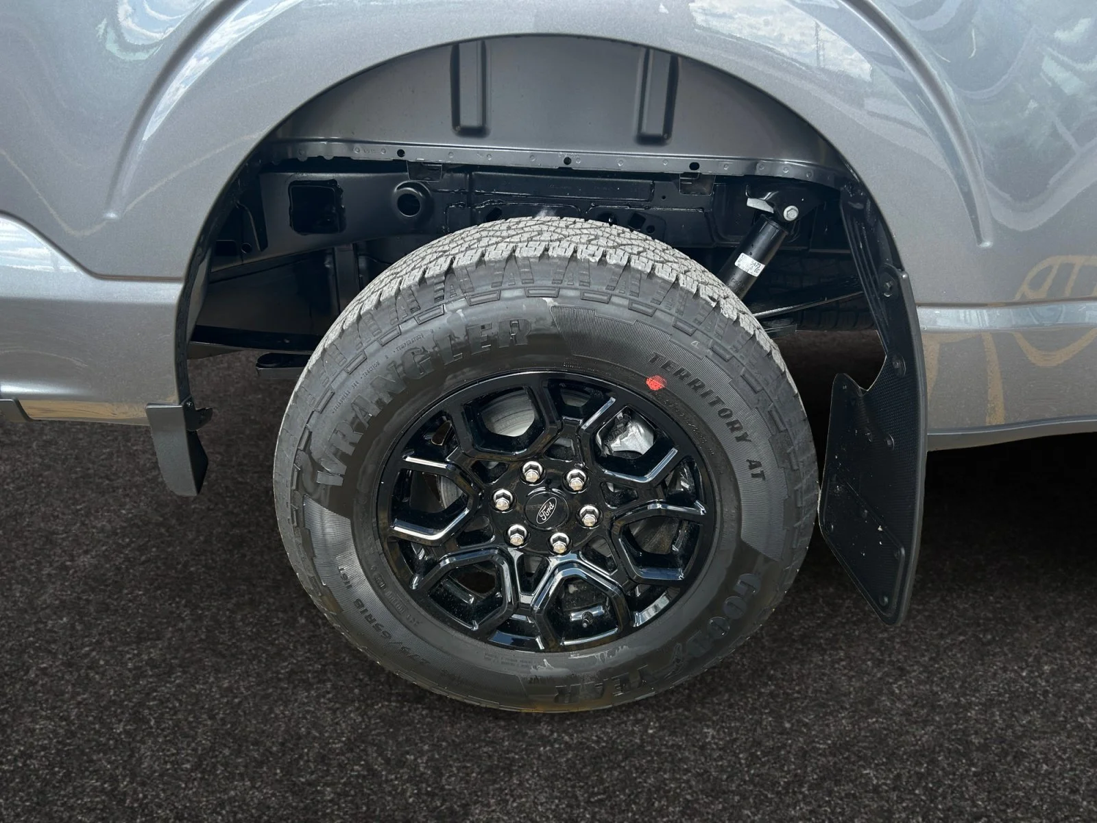 New 2026 Carbonized Grey Metallic Ford XLT image 9