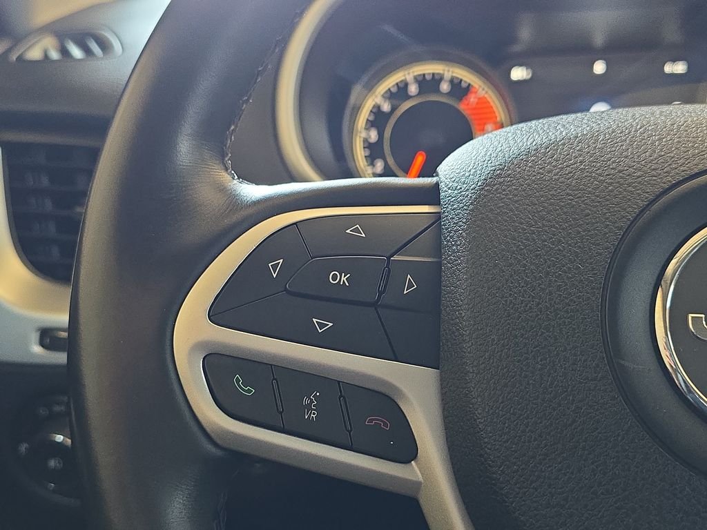 Used 2017 Red Jeep Trailhawk image 20