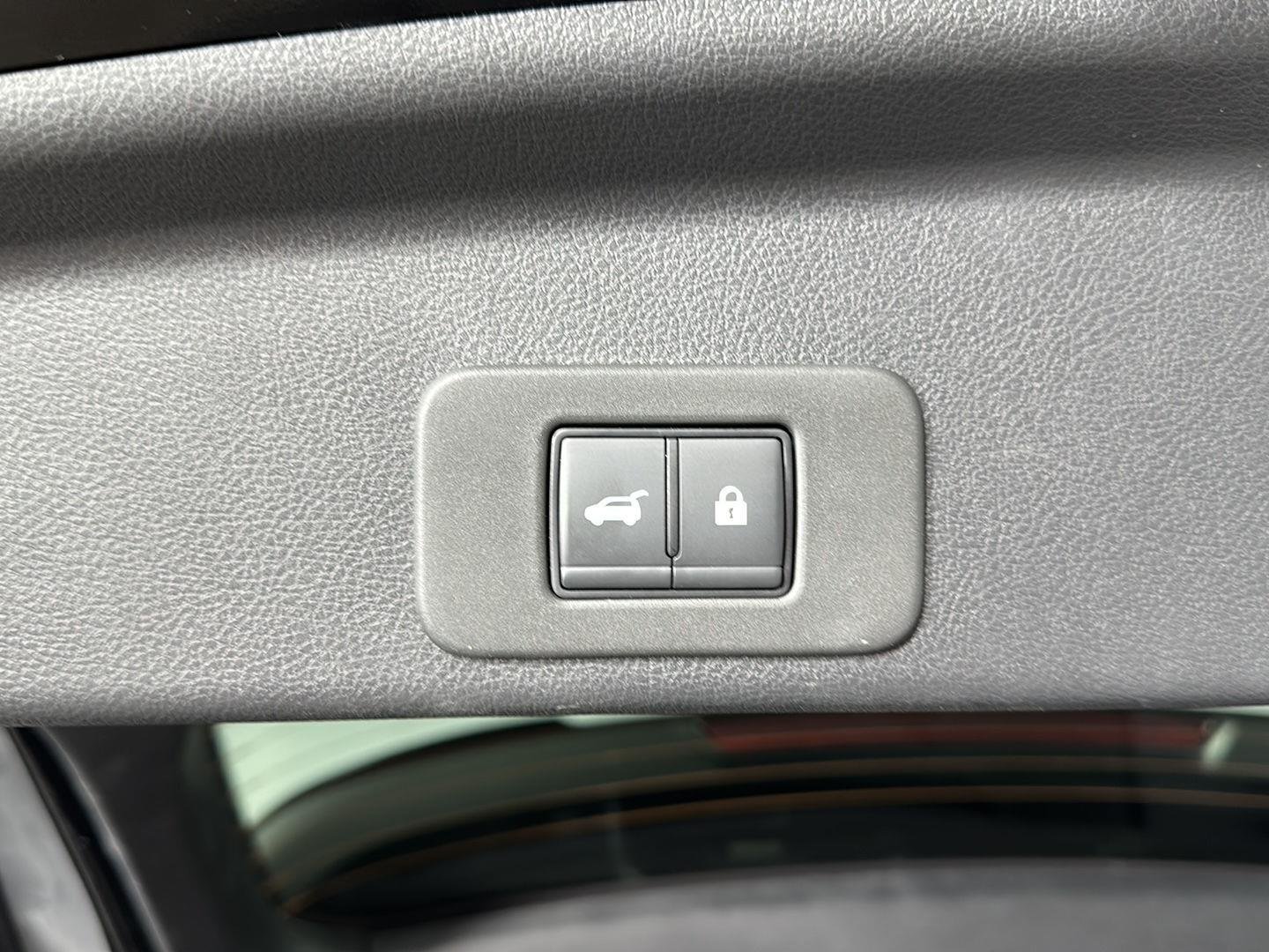 Used 2025 Super Black Nissan SL image 31