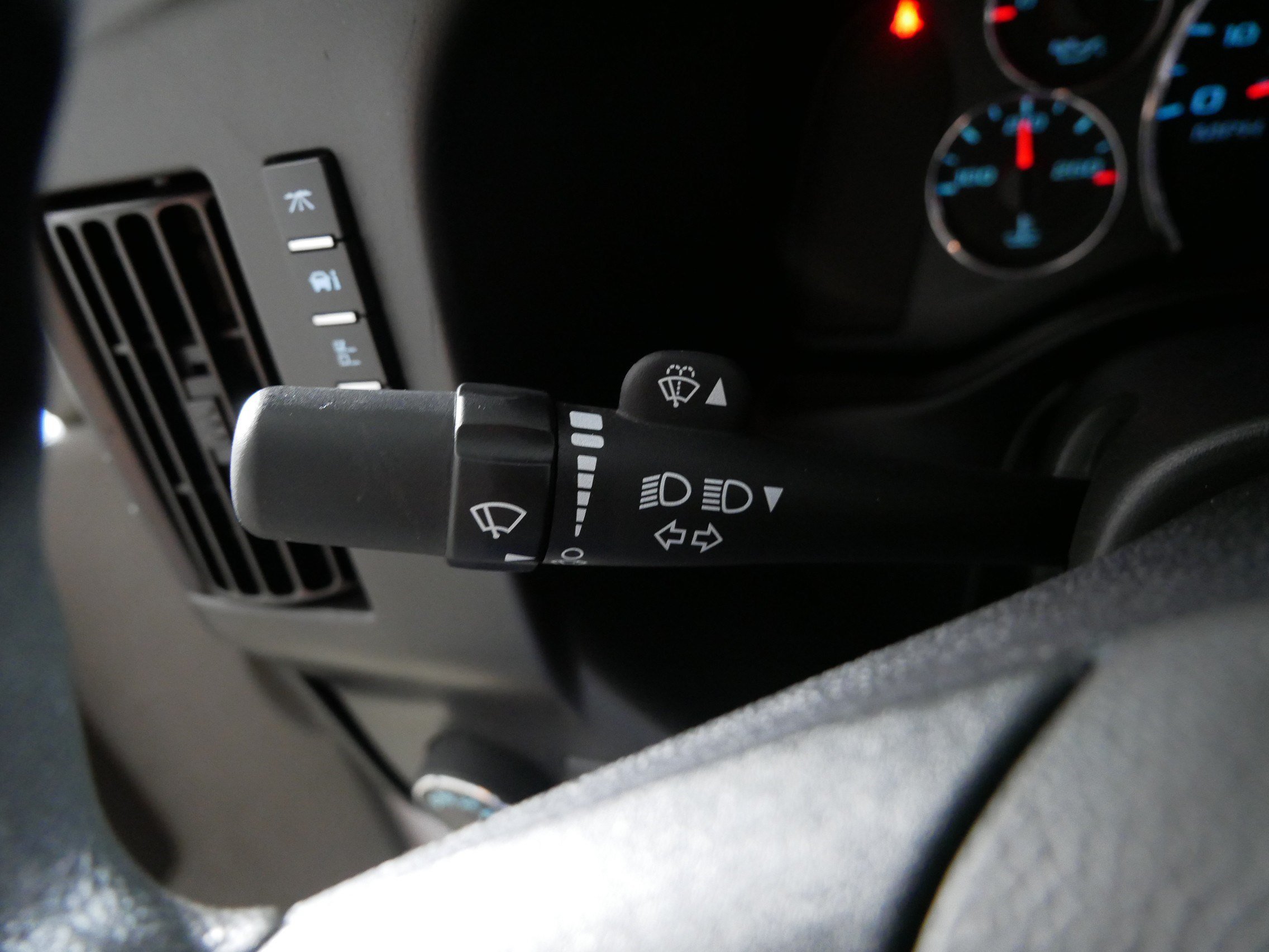 Used 2025 Summit White Chevrolet WT image 32