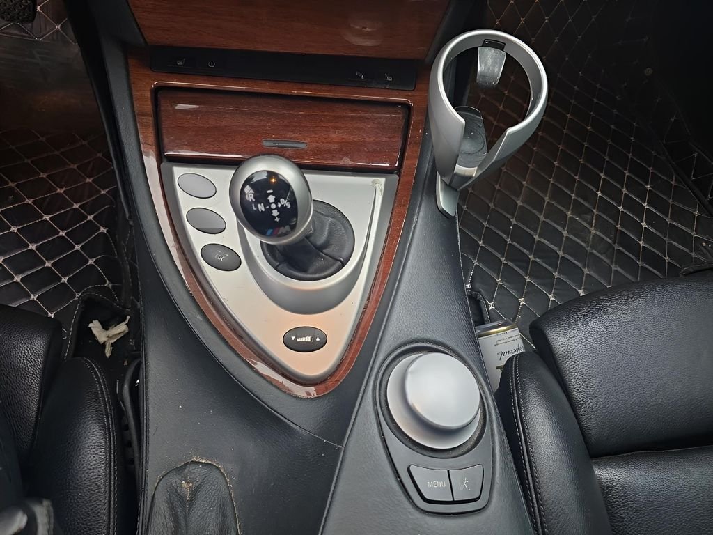 Used 2006 Black Sapphire Metallic BMW M6 image 13