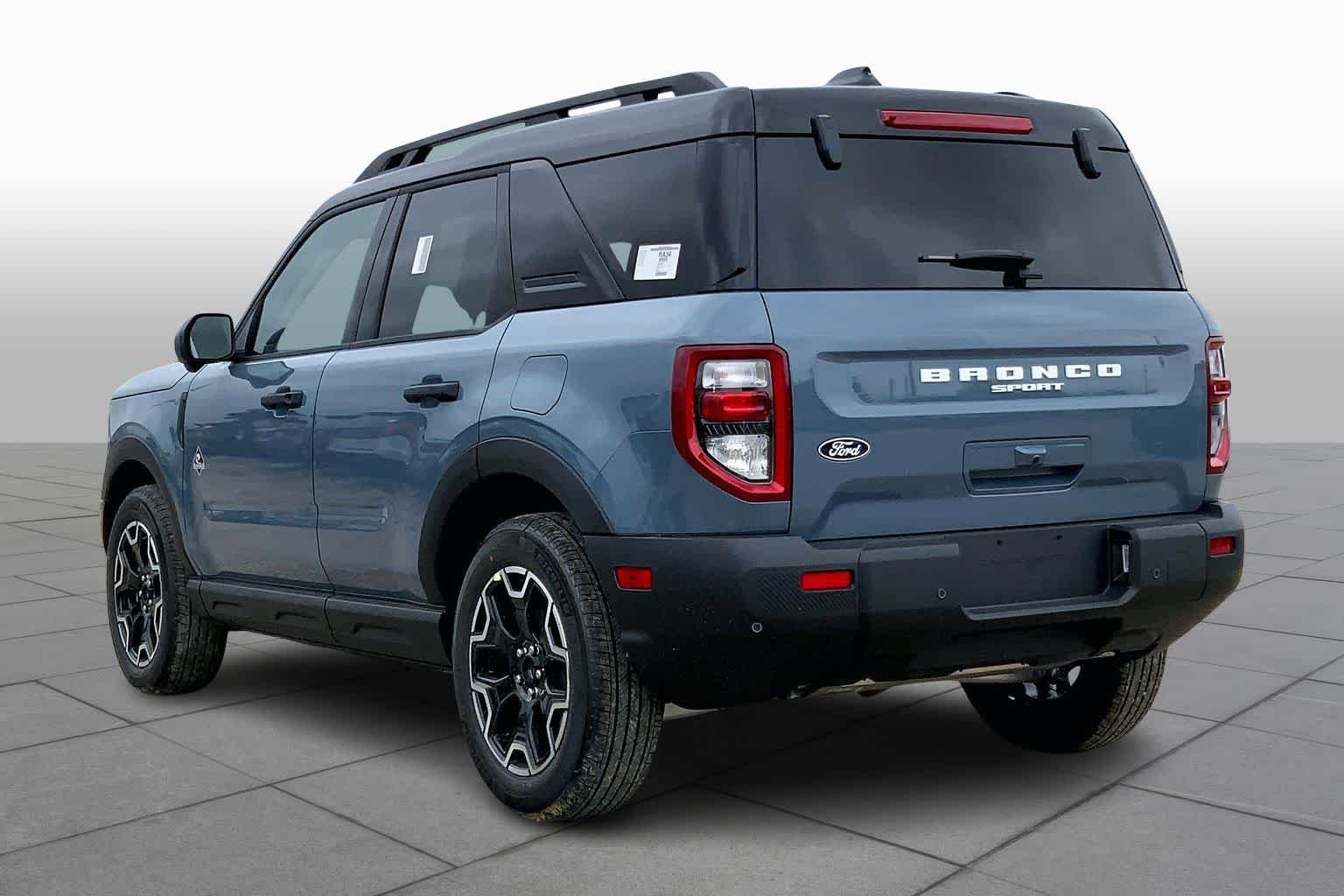 New 2026 Azure Gray Metallic Tri-Coat Ford Outer Banks® image 9