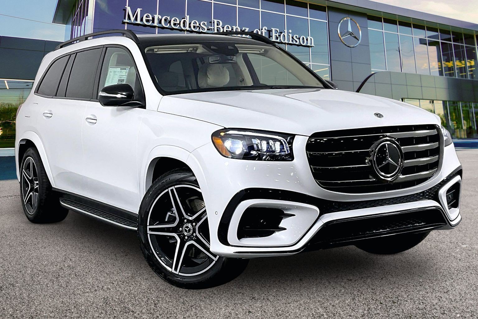 New 2026 MANUFAKTUR Moonlight White Metallic Mercedes-Benz GLS 450 image 15