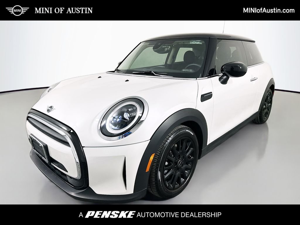 Used 2024 White MINI Signature image 1