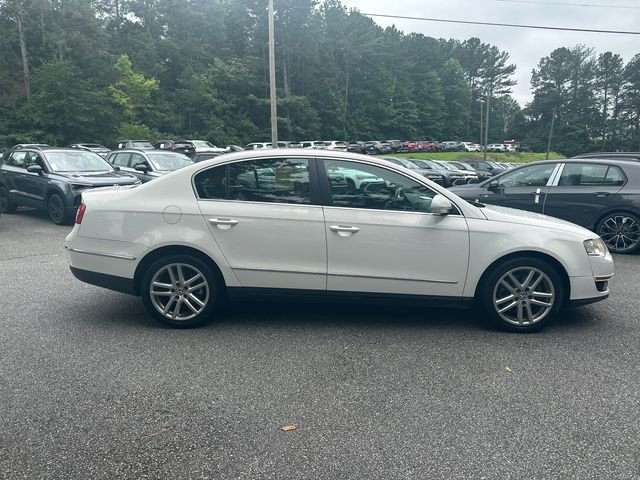 Used 2008  Volkswagen Lux image 4
