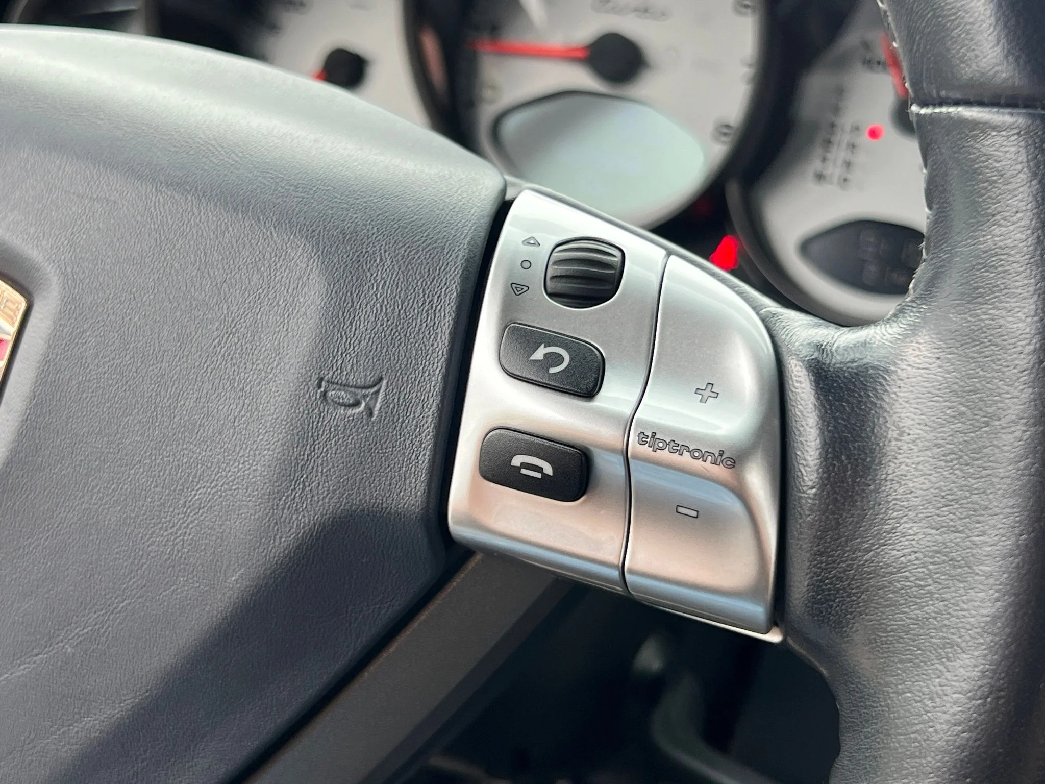 Used 2007 Silver Porsche Turbo image 22