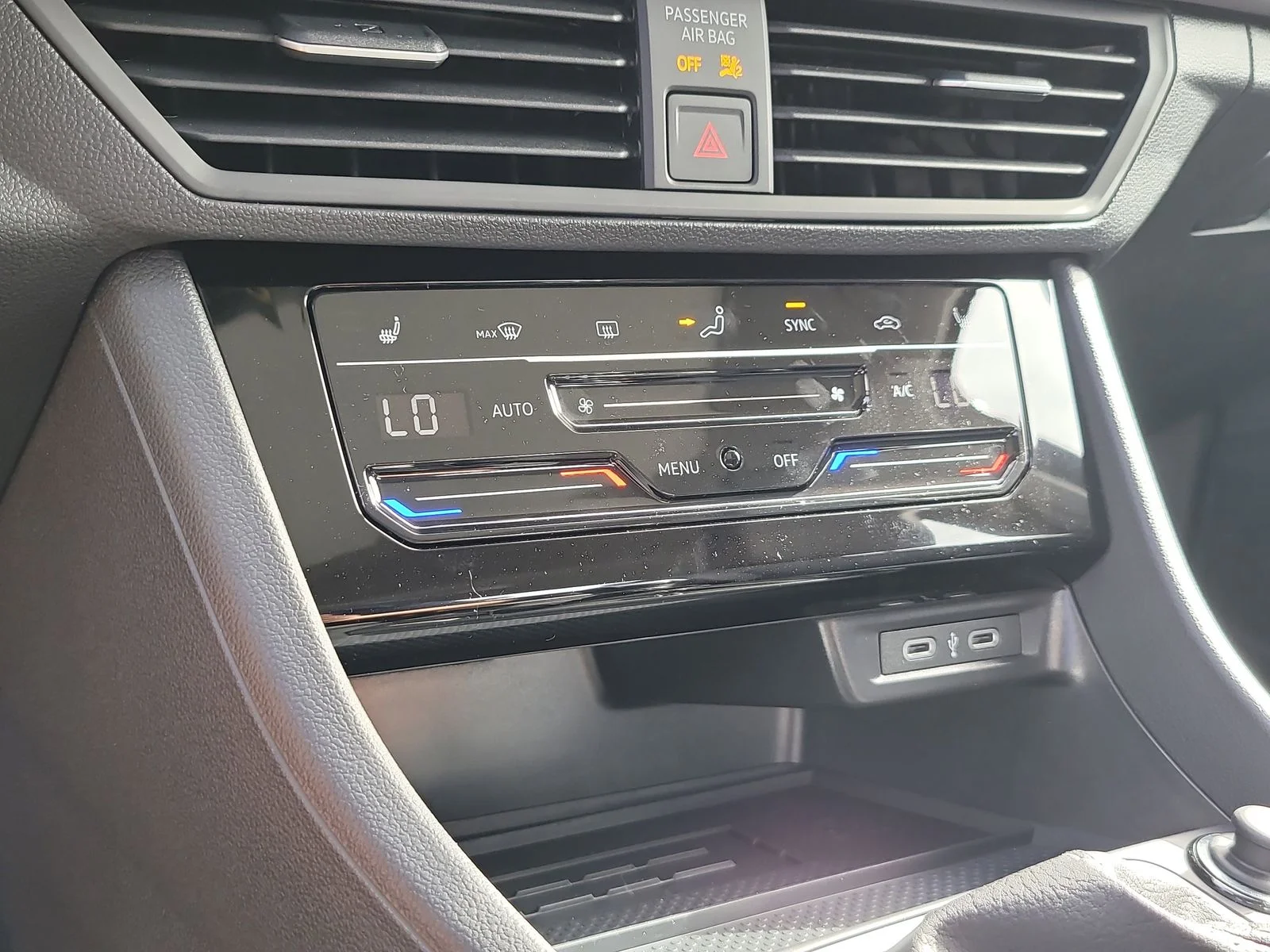 New 2026 Platinum Gray Metallic Volkswagen 1.5T SE image 24