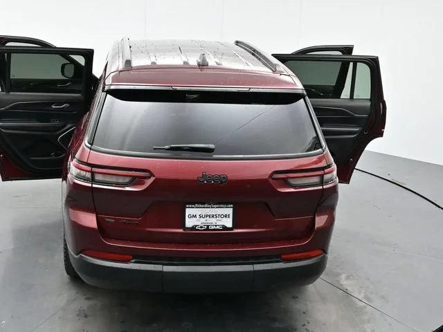 Used 2021 Velvet Red Pearlc Jeep Altitude image 42