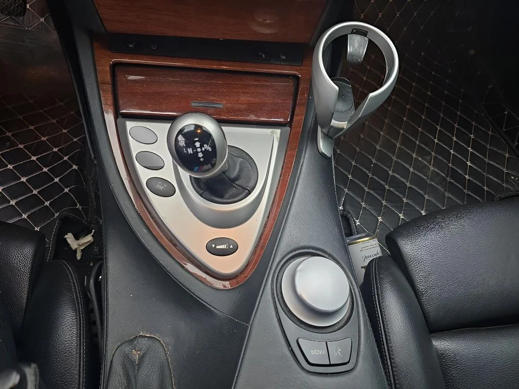 Used 2006 Black Sapphire Metallic BMW M6 image 13