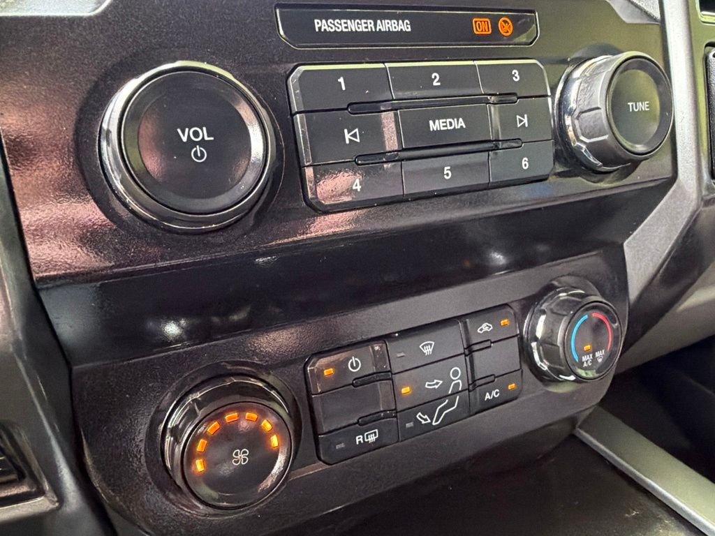 Used 2020 Blue Metallic Ford XLT image 37