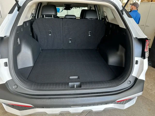 Used 2023 White Kia EX image 21