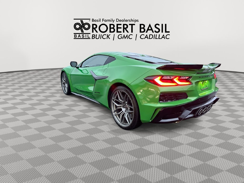 Used 2026 Green Chevrolet Z06 image 6
