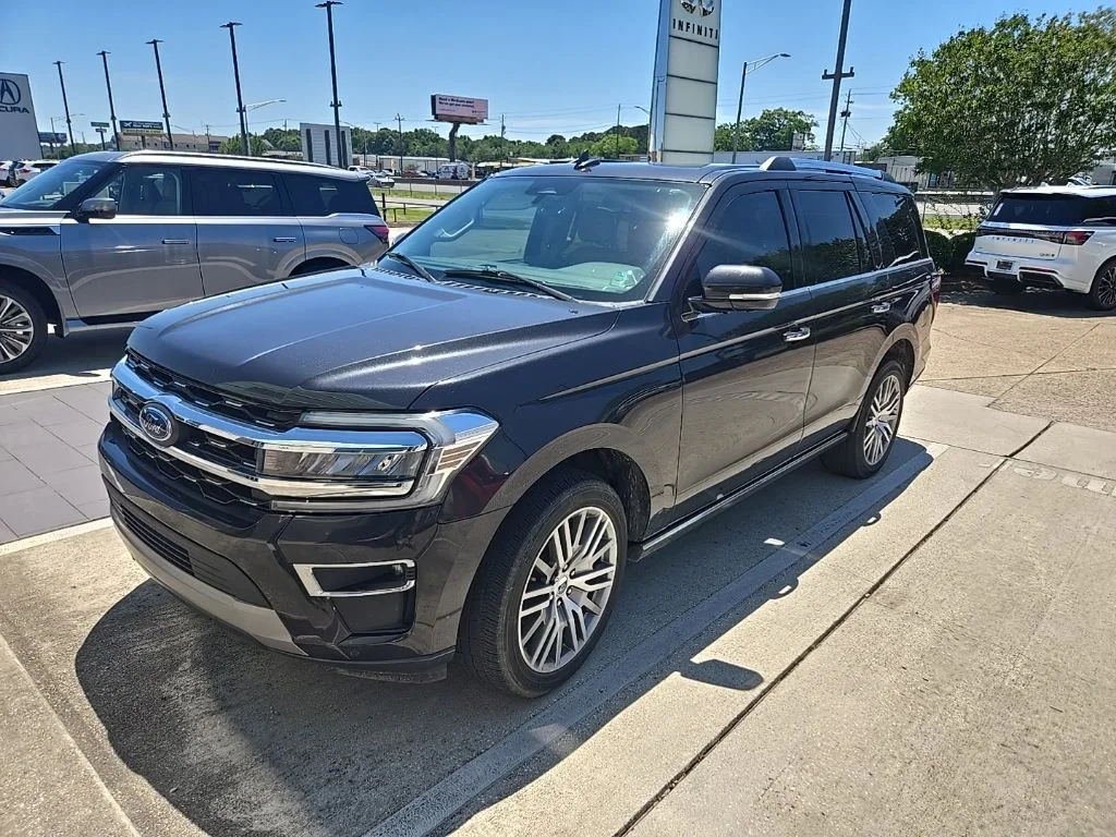 2022 Ford Expedition Limited's photo