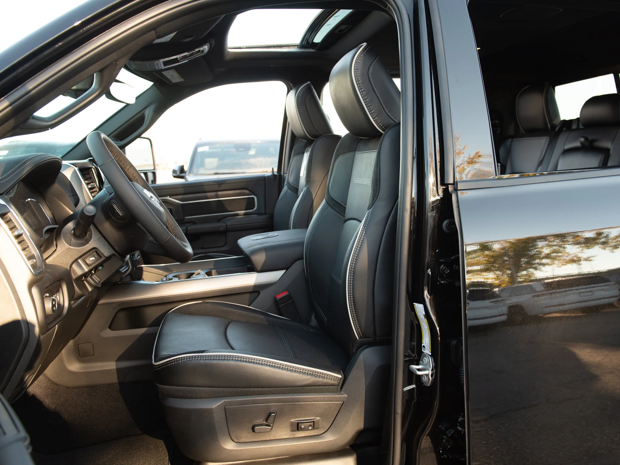 New 2027 Black RAM Laramie Night* Mega Cab 4x4, Sunroof, Heated Leather, 5th Wheel Prep image 25
