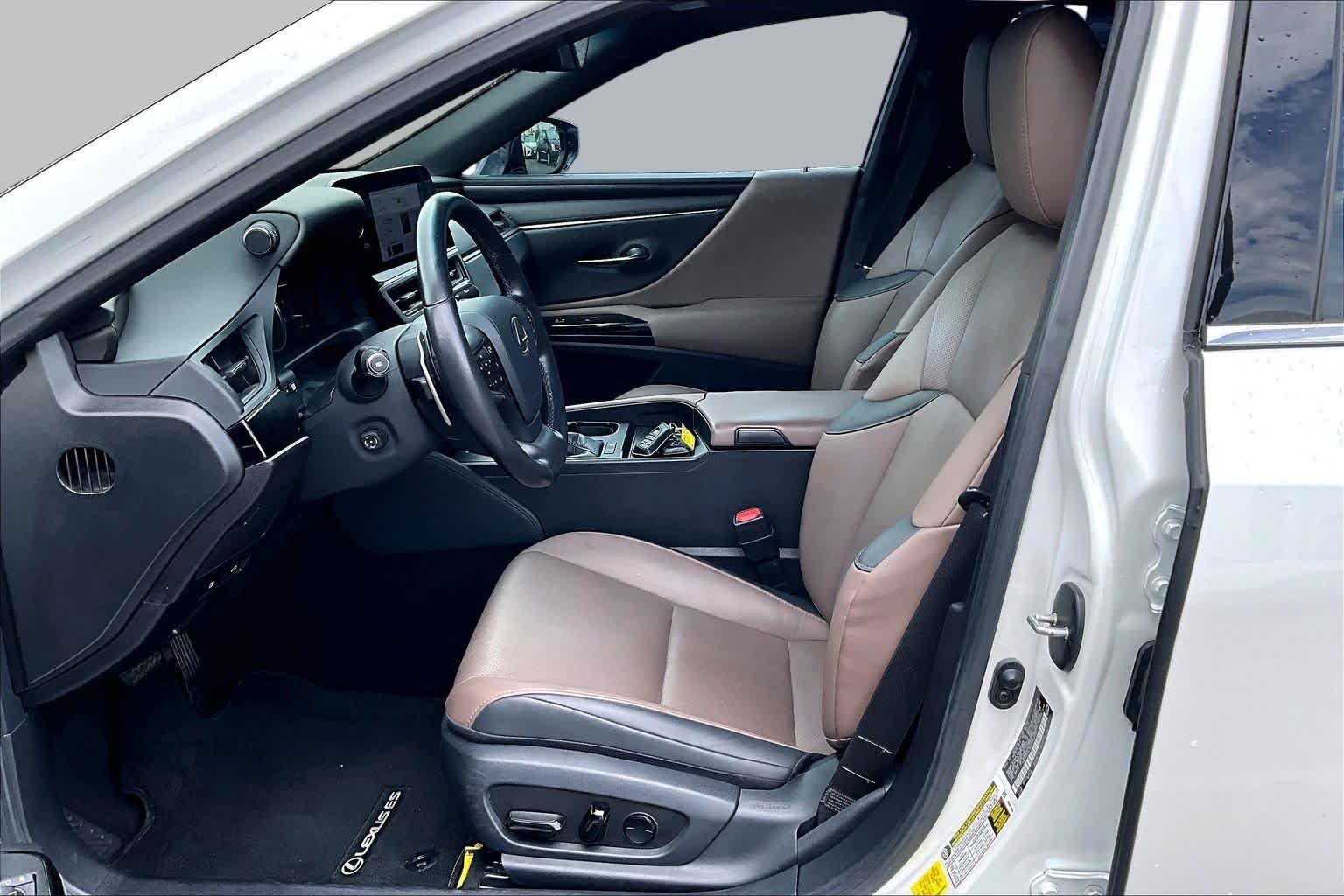 Certified Used 2025 Eminent White Pearl Lexus  image 8