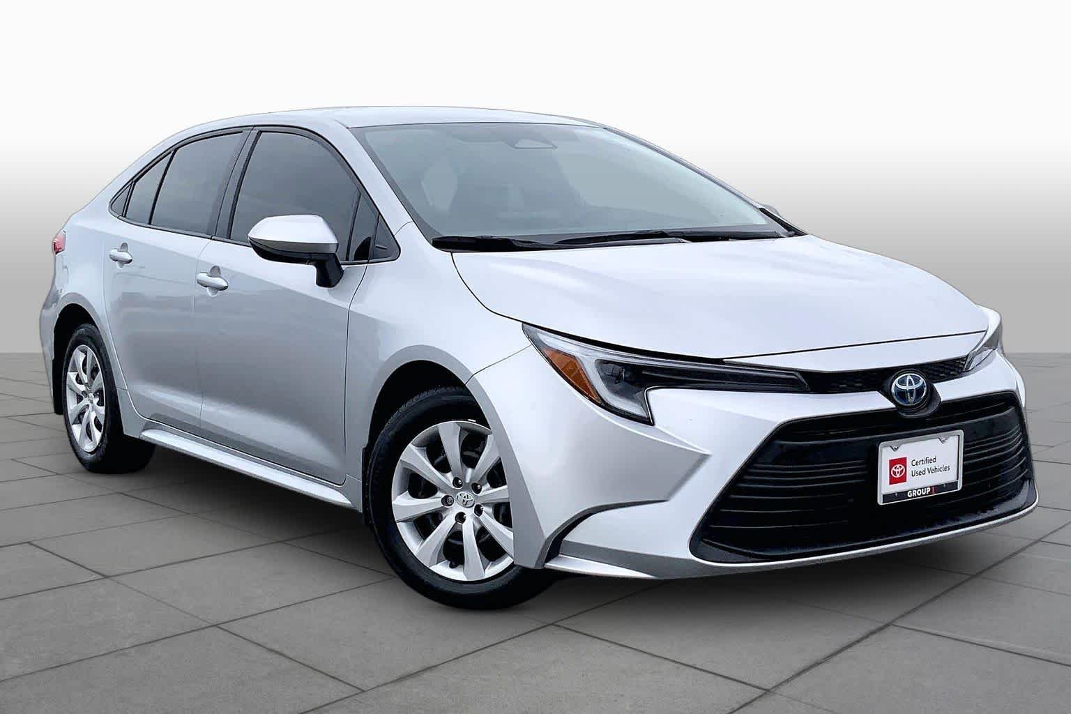 Used 2025 Classic Silver Metallic Toyota Hybrid LE image 3