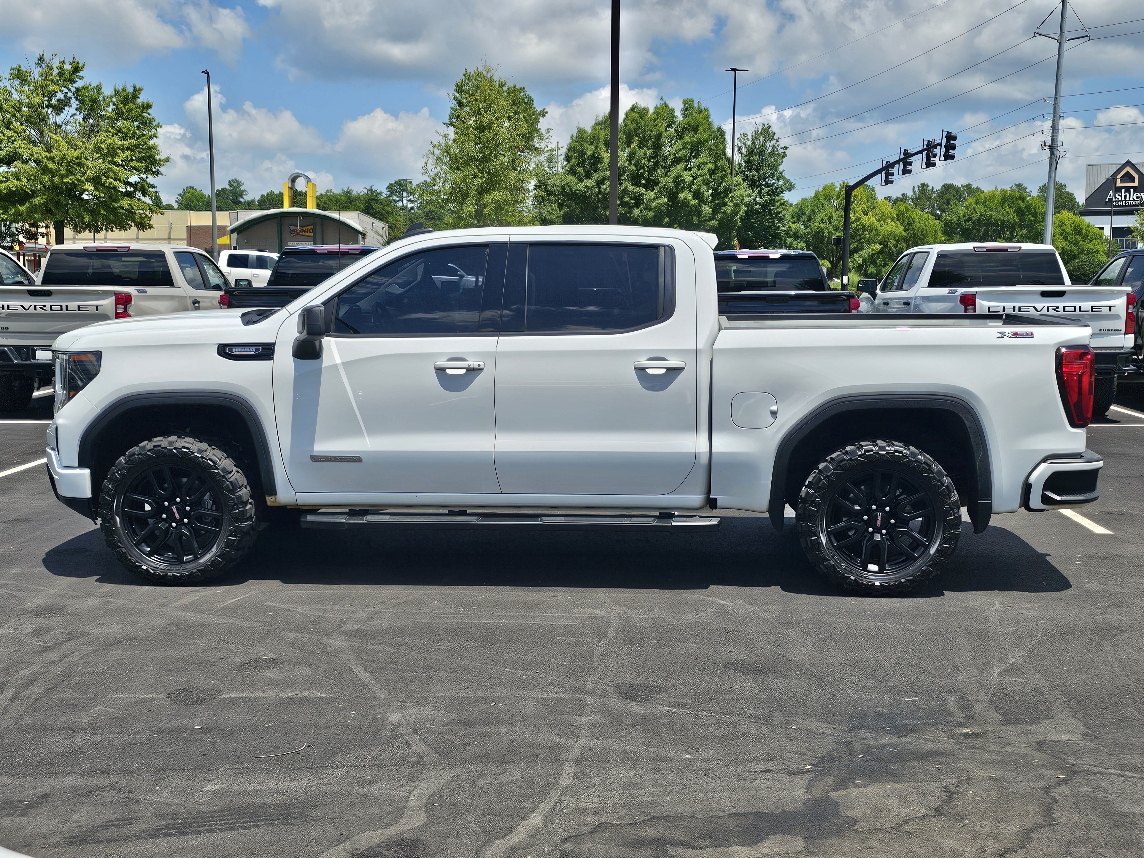 Used 2023 Summit White GMC Elevation image 15