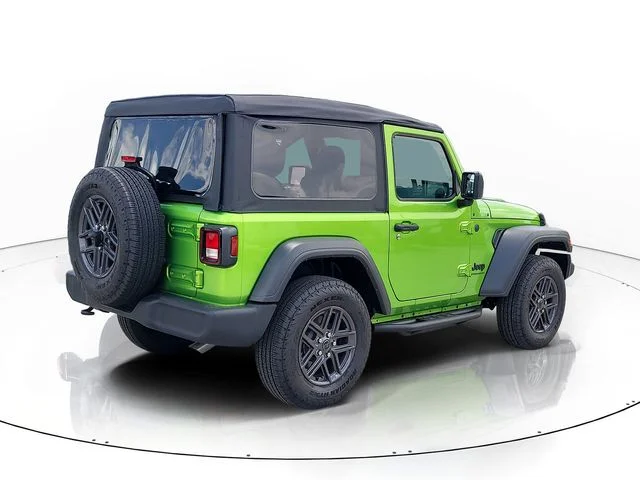 Used 2025 Green Jeep Sport S image 5