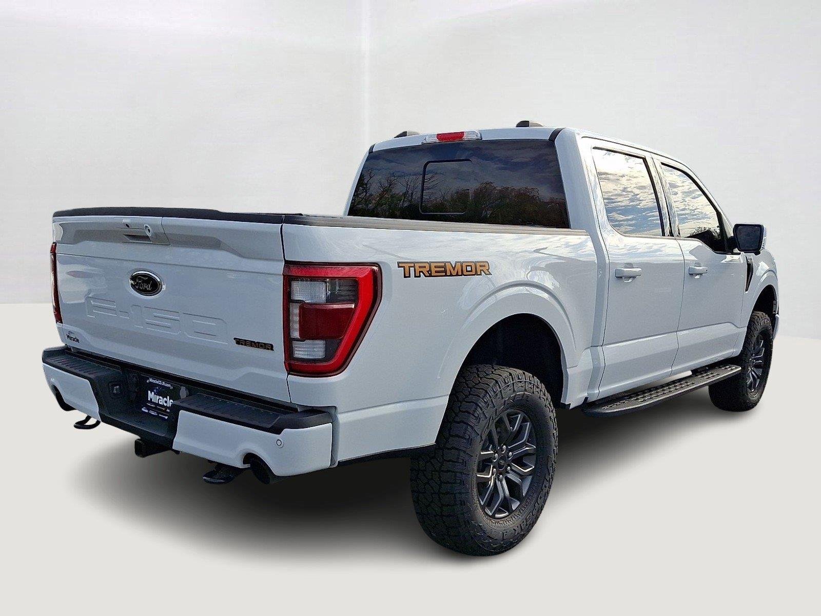 Used 2023 Oxford White Ford Tremor image 6