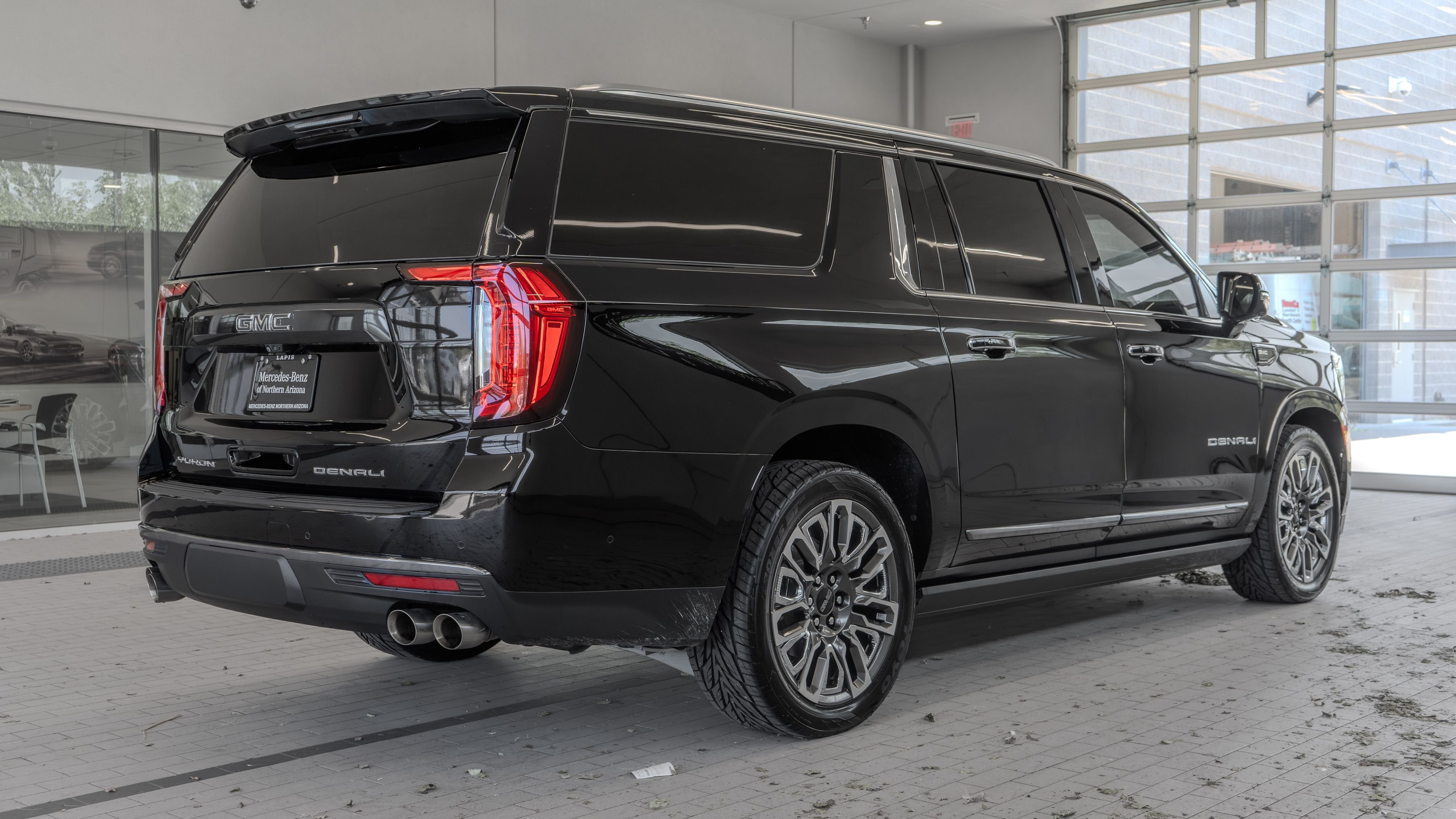 Used 2024 Onyx Black GMC Denali Ultimate image 29