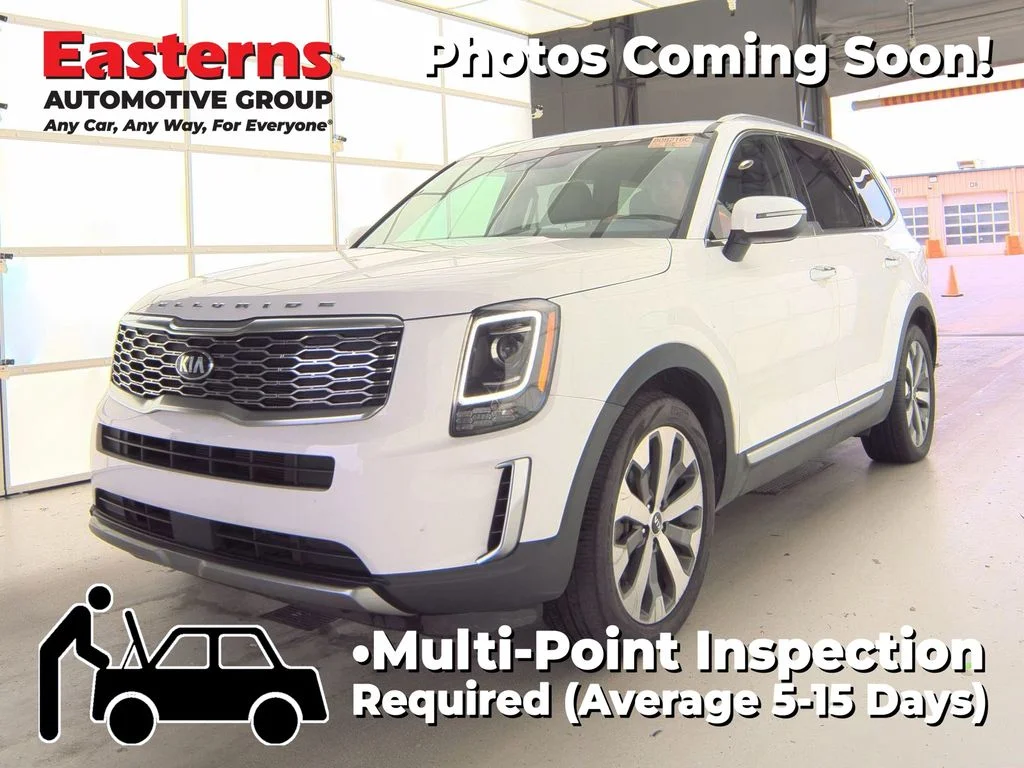 Used 2021 White Kia S image 1