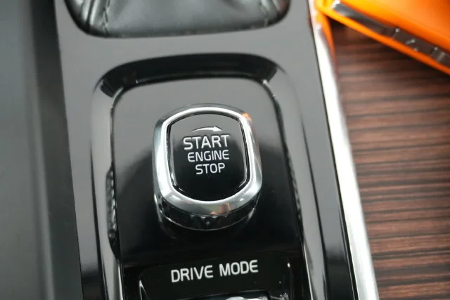 Used 2021 Onyx Black Metallic Volvo T5 Momentum image 18