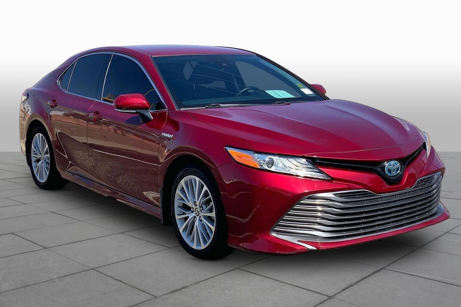 Used 2020 Ruby Flare Pearl Toyota Hybrid XLE image 3