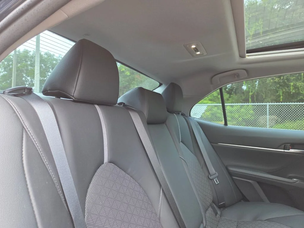 Used 2019 Blue Toyota XSE V6 image 18