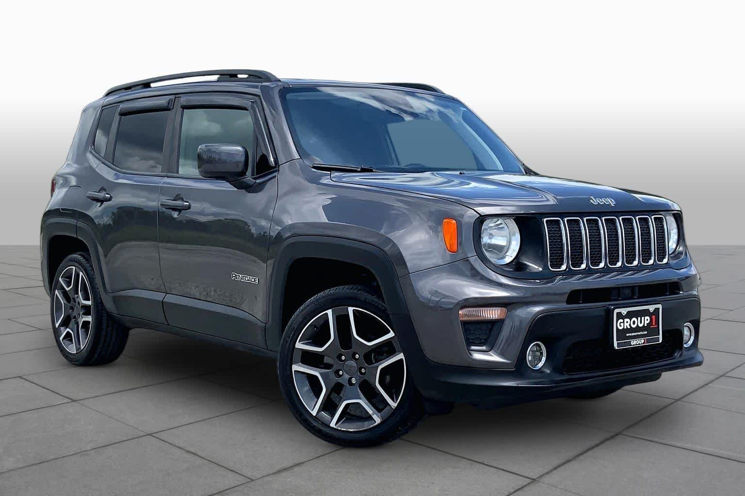 Used 2021 Granite Crystal Metallic Clearcoat Jeep Latitude image 3