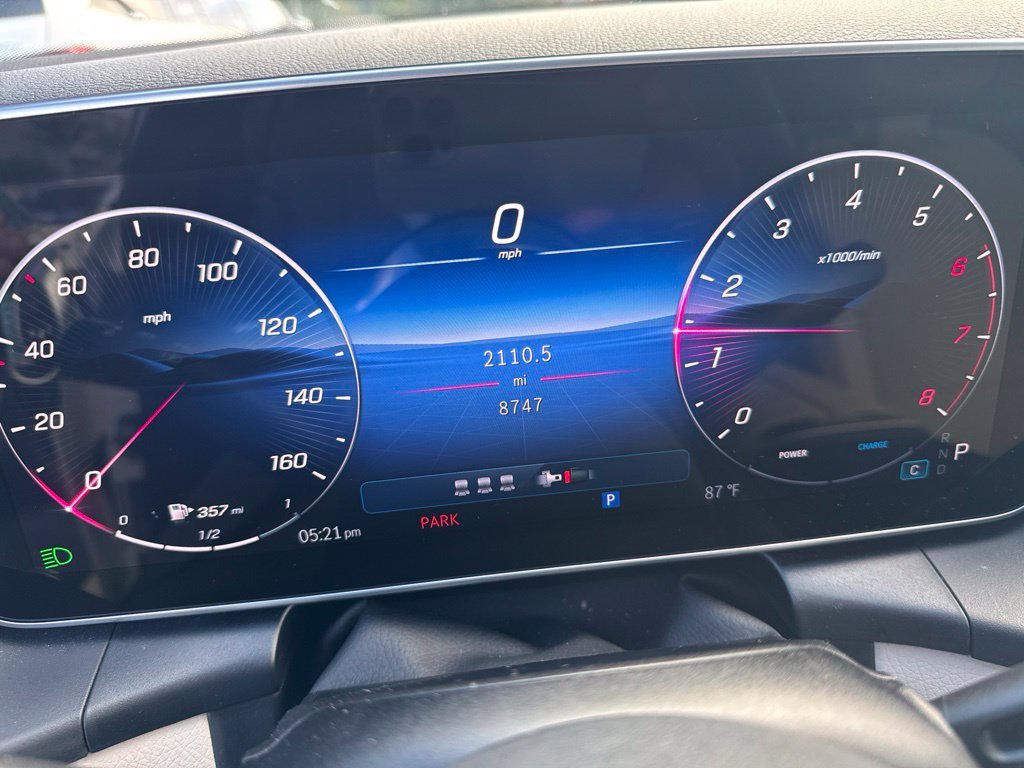 Certified Used 2026 White Mercedes-Benz GLC 300 image 3