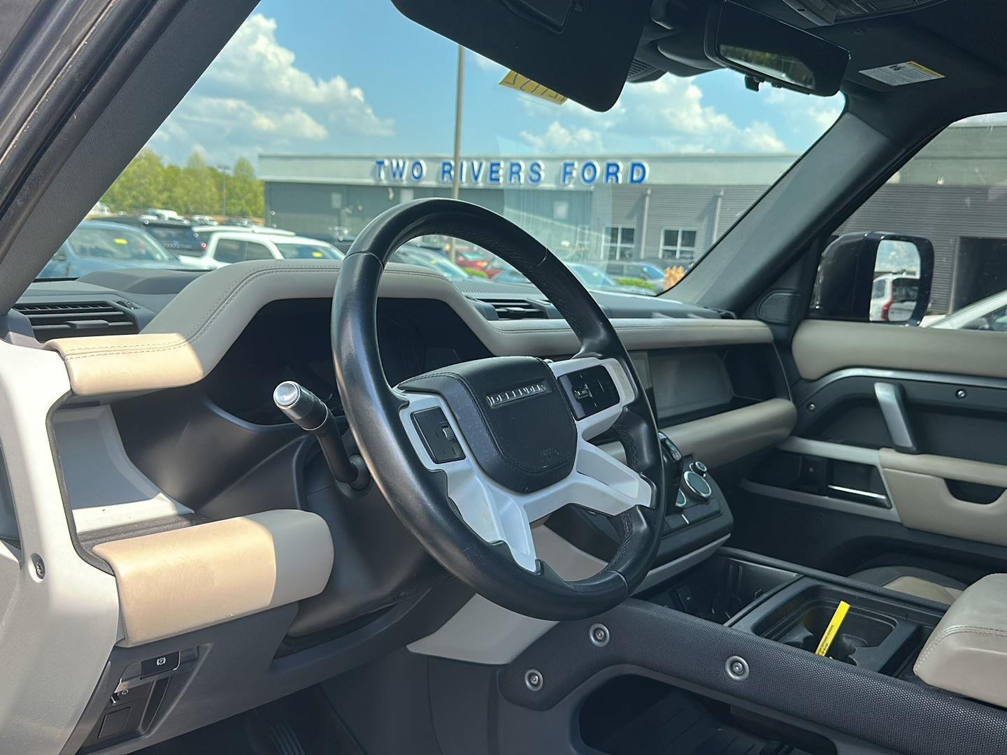 Used 2021 Eiger Grey Land Rover X-Dynamic HSE image 2