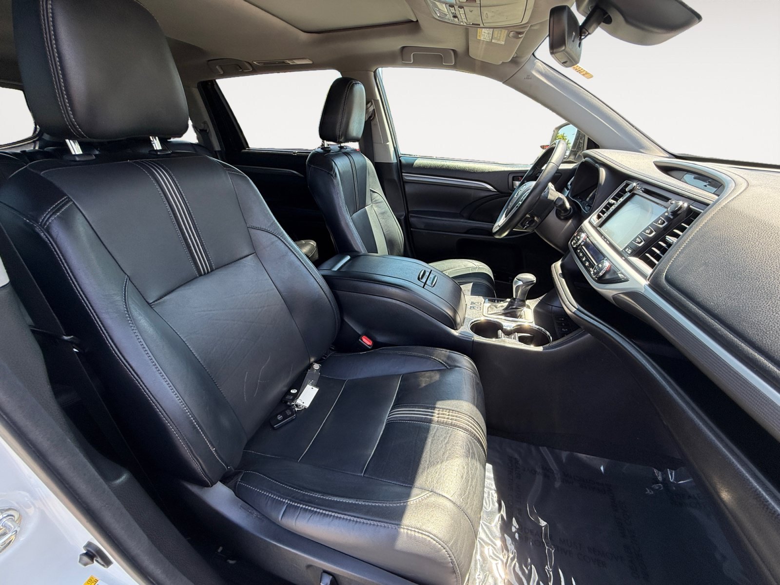 Used 2018 Blizzard Pearl Toyota SE image 19