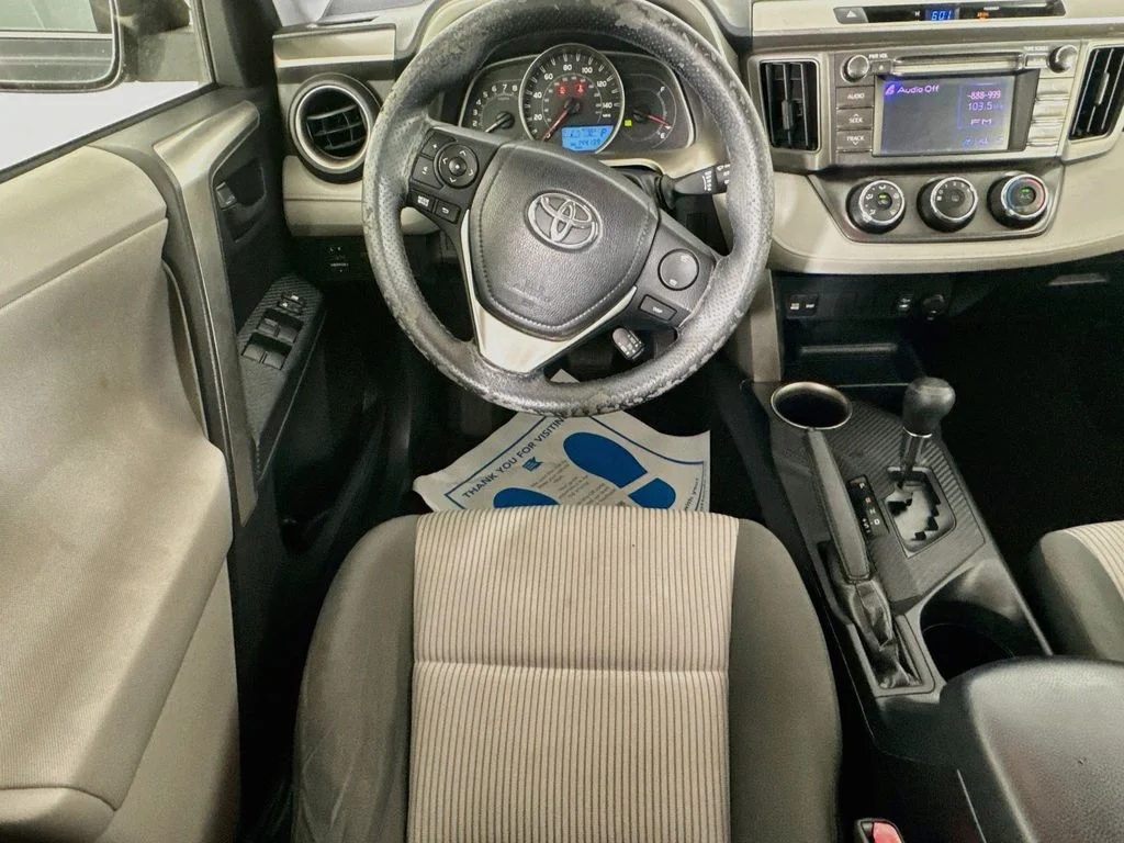 Used 2013 Gray Toyota LE image 23