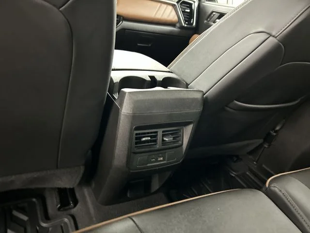 Used 2023  GMC AT4 image 23