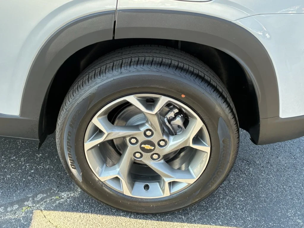 New 2026 Summit White Chevrolet LT image 9
