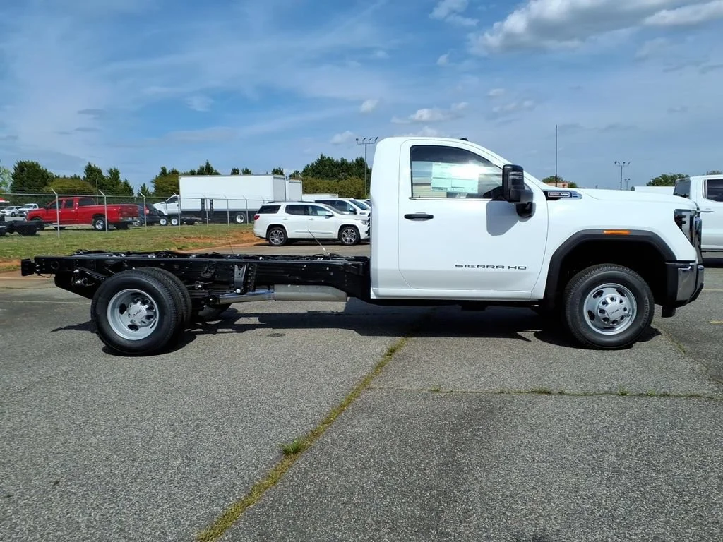 2026 GMC Sierra 3500HD Pro - Photo 24