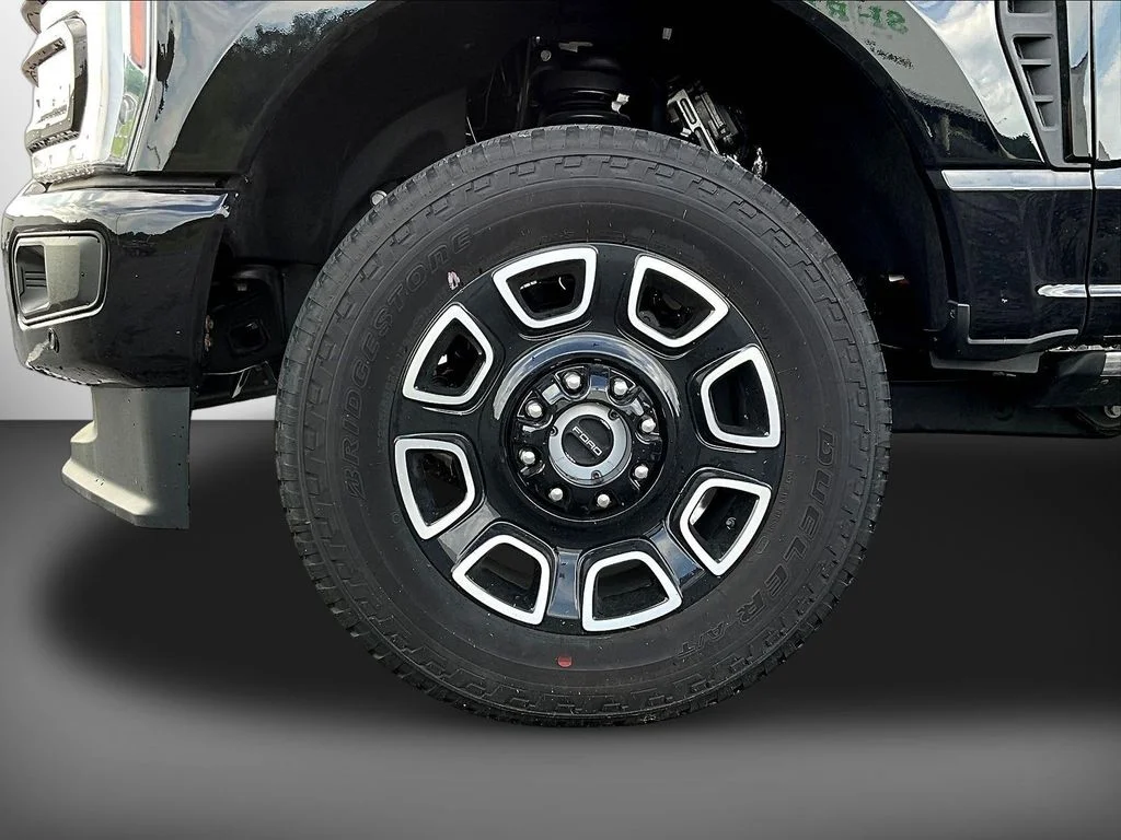 New 2025 Agate Black Metallic Ford F-250® Platinum® image 12